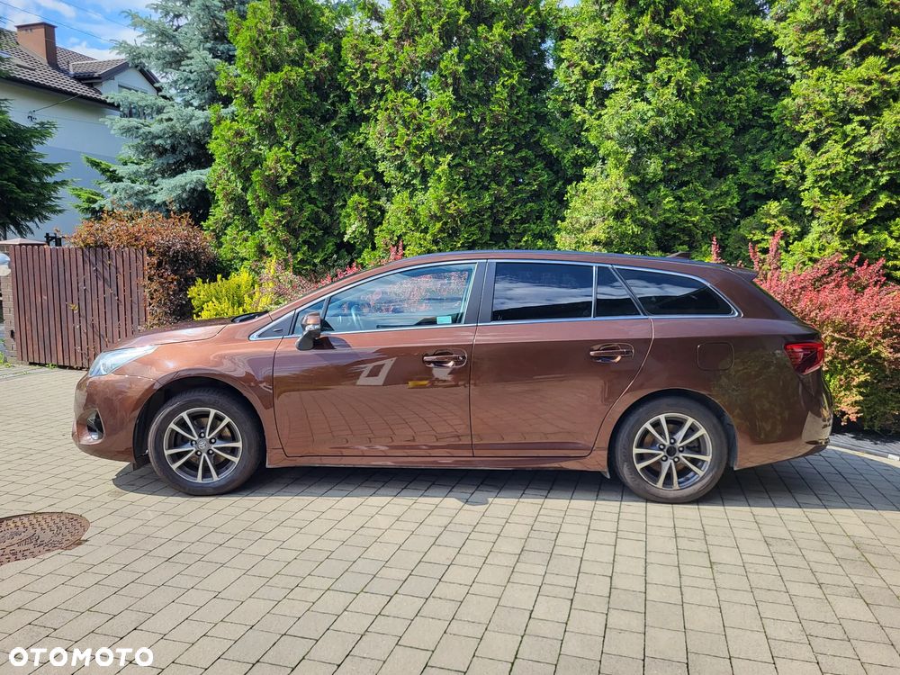 Toyota Avensis 1.8 Premium MS - 2
