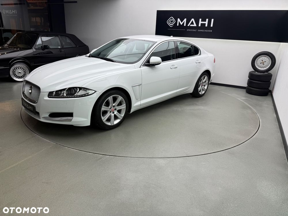 Jaguar XF 2.2 D Premium Luxury - 6