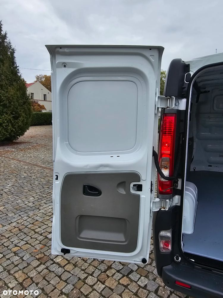 Opel Vivaro - 21