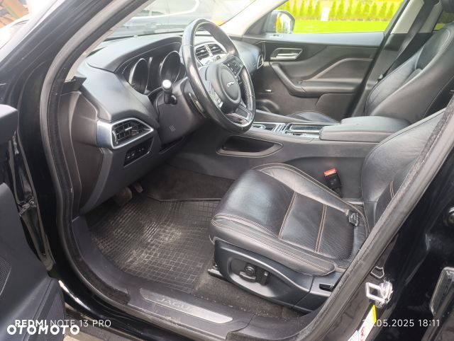 Jaguar F-Pace 25t AWD Prestige - 11