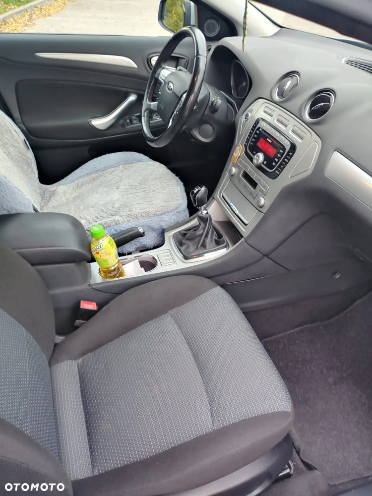 Ford Mondeo 2.0 TDCi Ambiente - 10