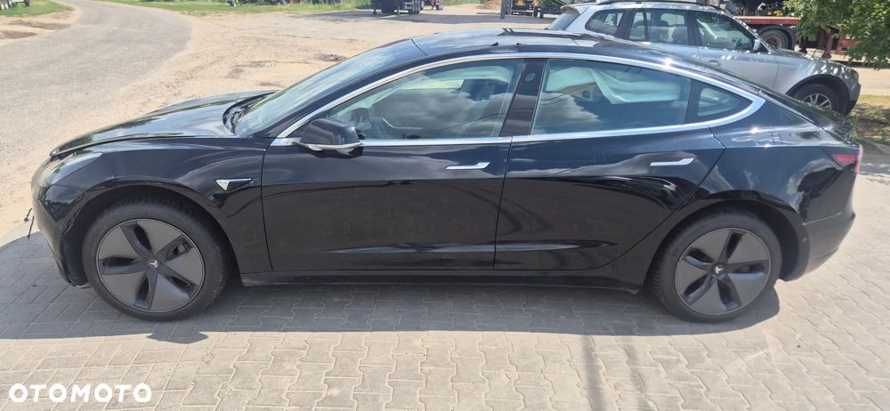 Tesla Model 3 - 9