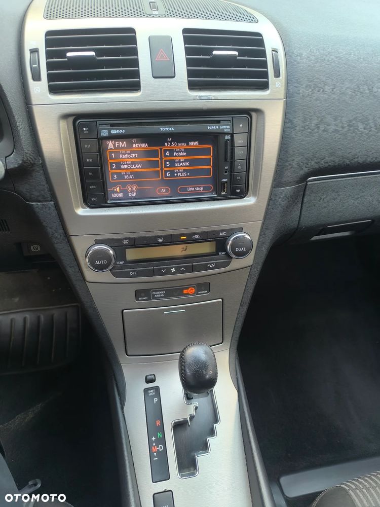 Toyota Avensis - 8