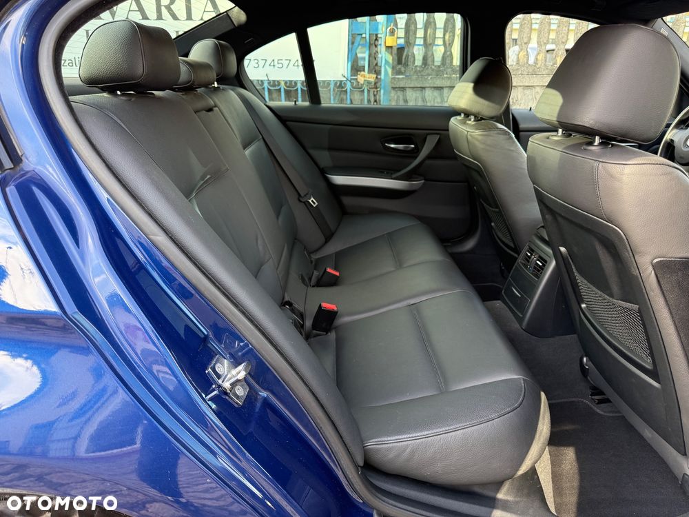 BMW Seria 3 318i - 31