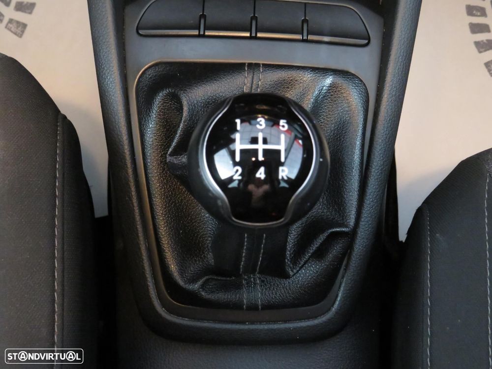 Kia Stonic 1.2 MPi Dynamic - 44