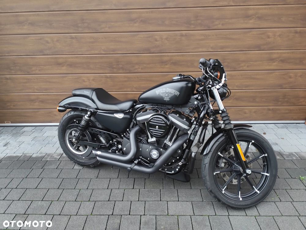 Harley-Davidson Sportster Iron 883 - 2