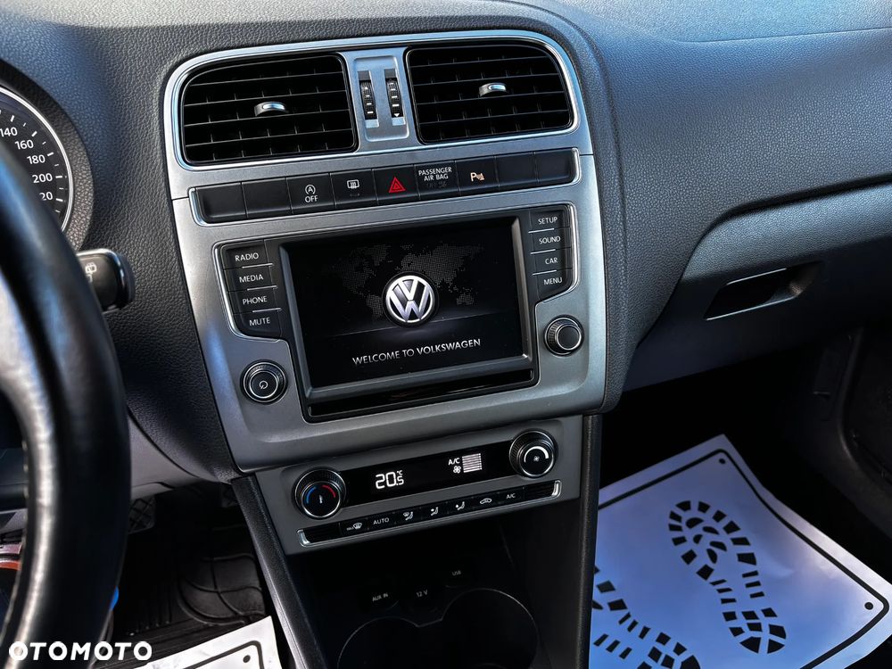 Volkswagen Polo 1.4 TDI Blue Motion Technology Lounge - 23
