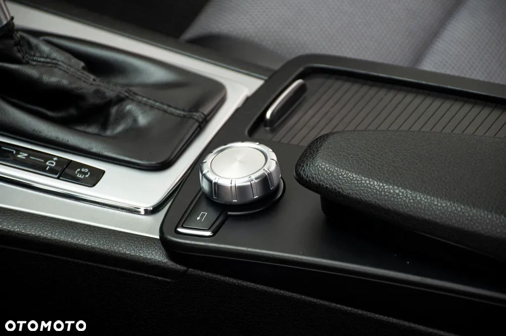 Mercedes-Benz Klasa C 180 BlueEFFICIENCY 7G-TRONIC Avantgarde - 23