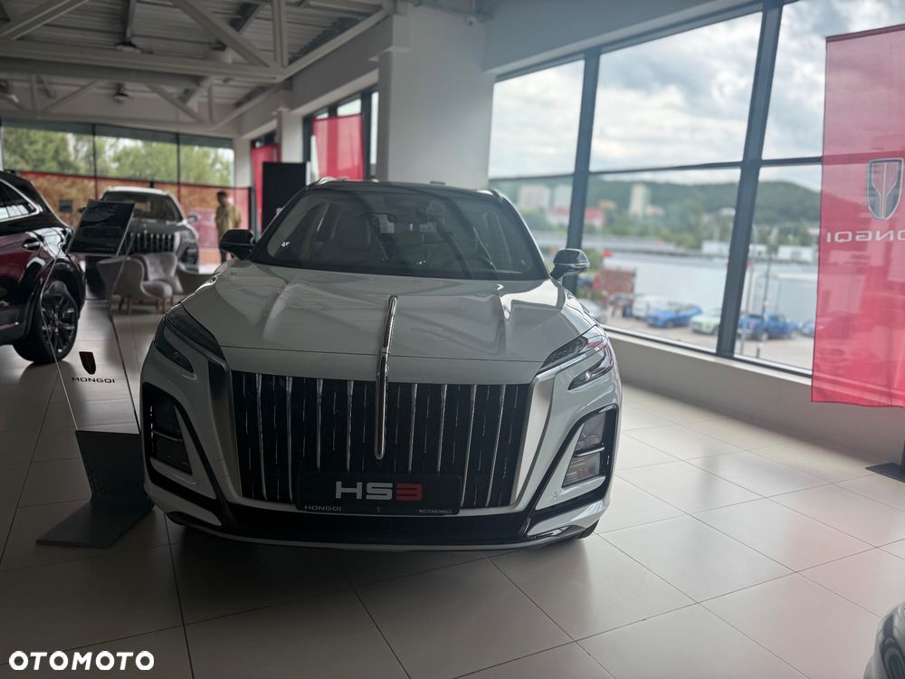 Hongqi HS3 - 6