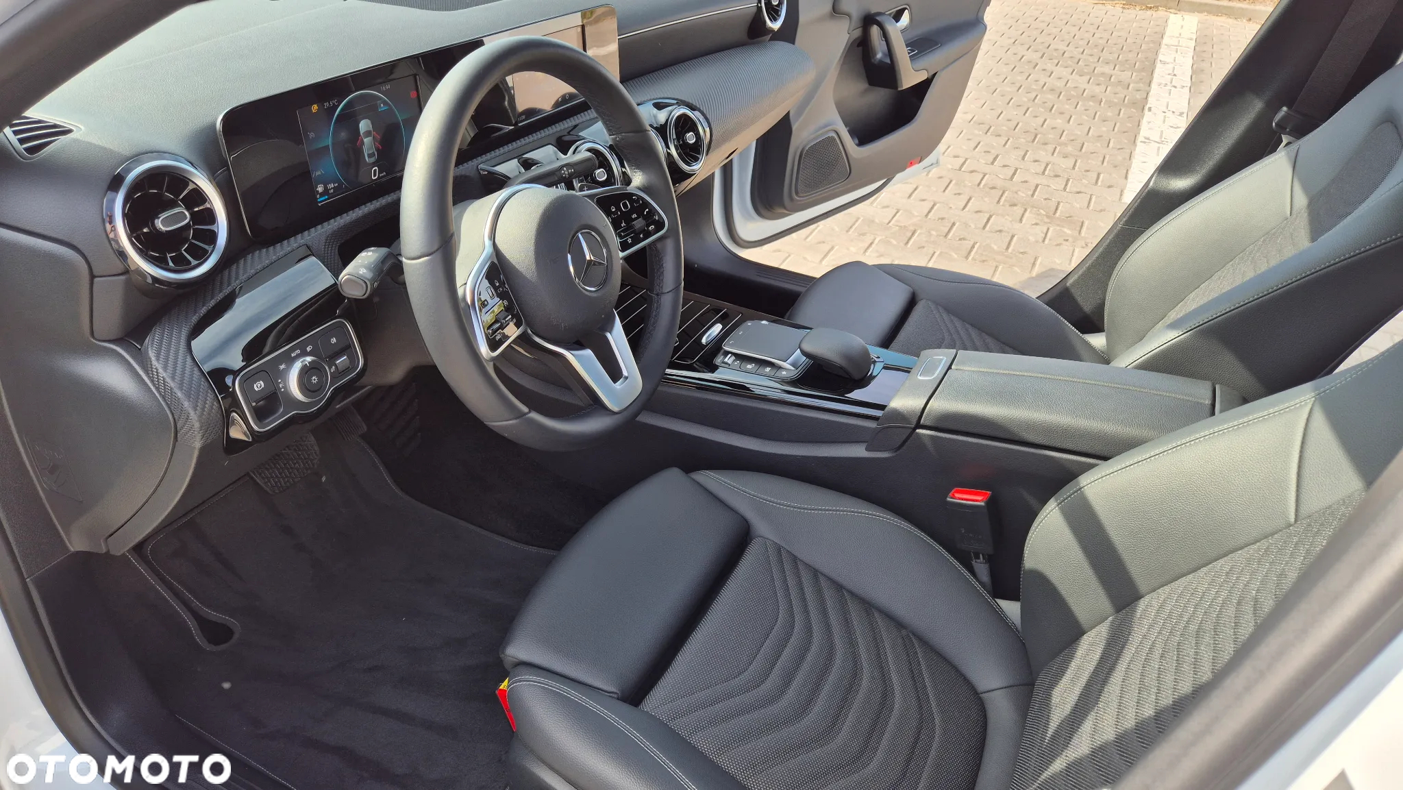 Mercedes-Benz Klasa A 180 Style 7G-DCT - 16