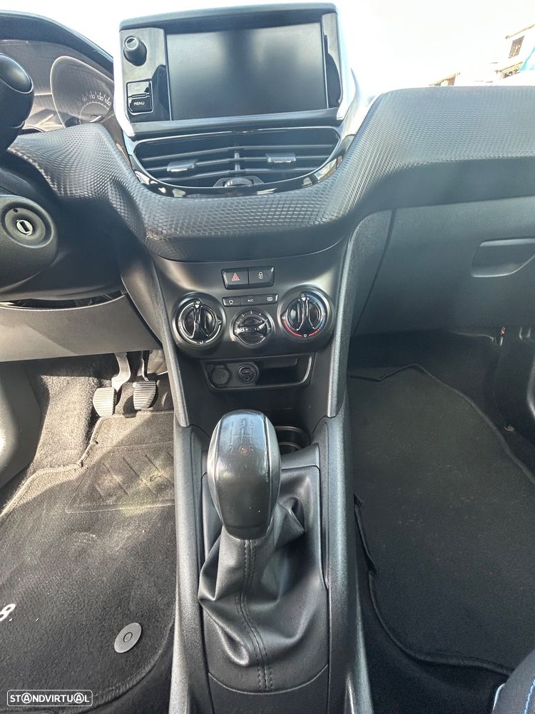 Peugeot 208 1.2 PureTech Style - 20
