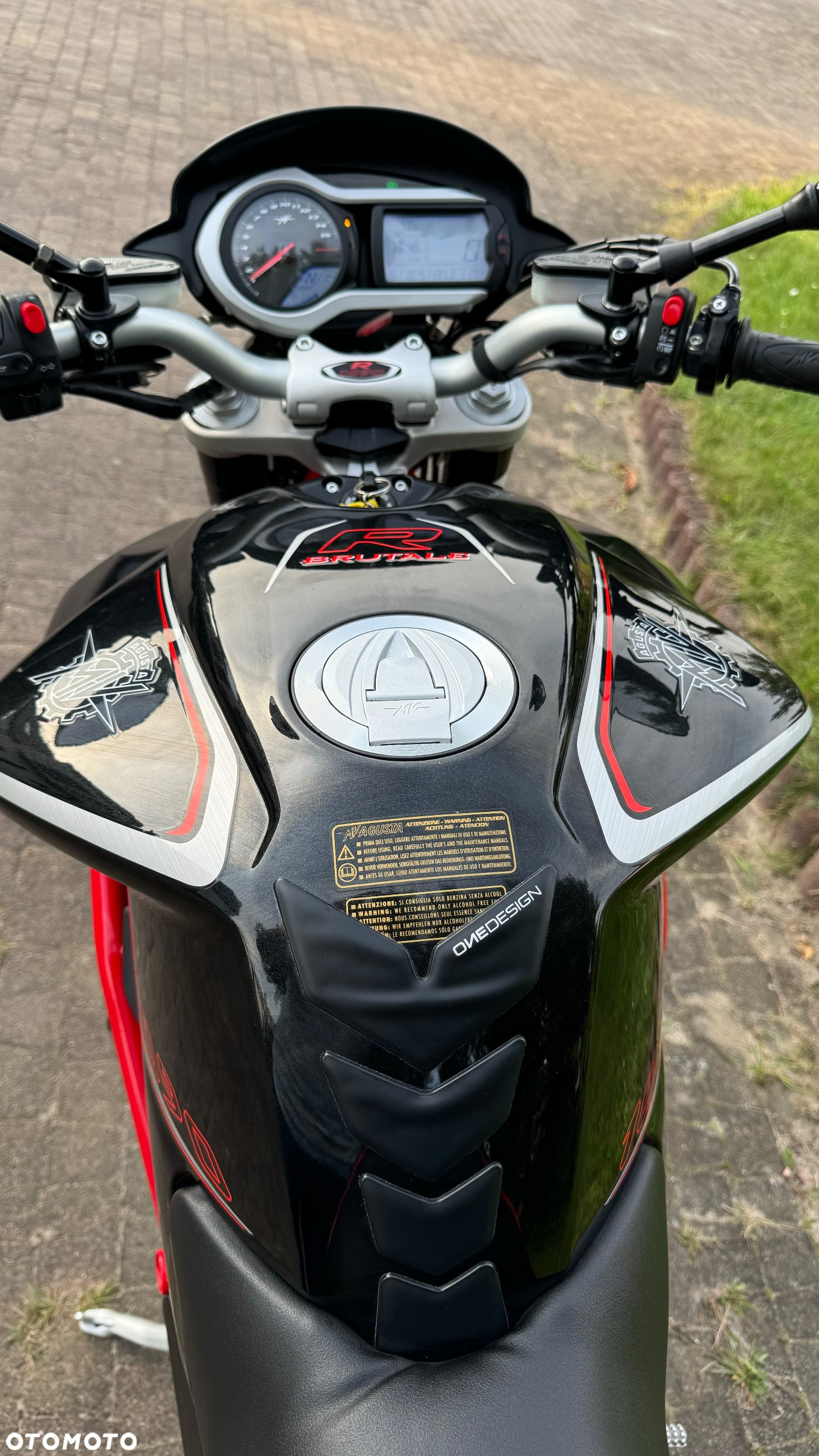 MV AGUSTA Brutale - 8