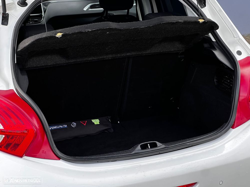 Peugeot 208 PureTech 82 Active - 13