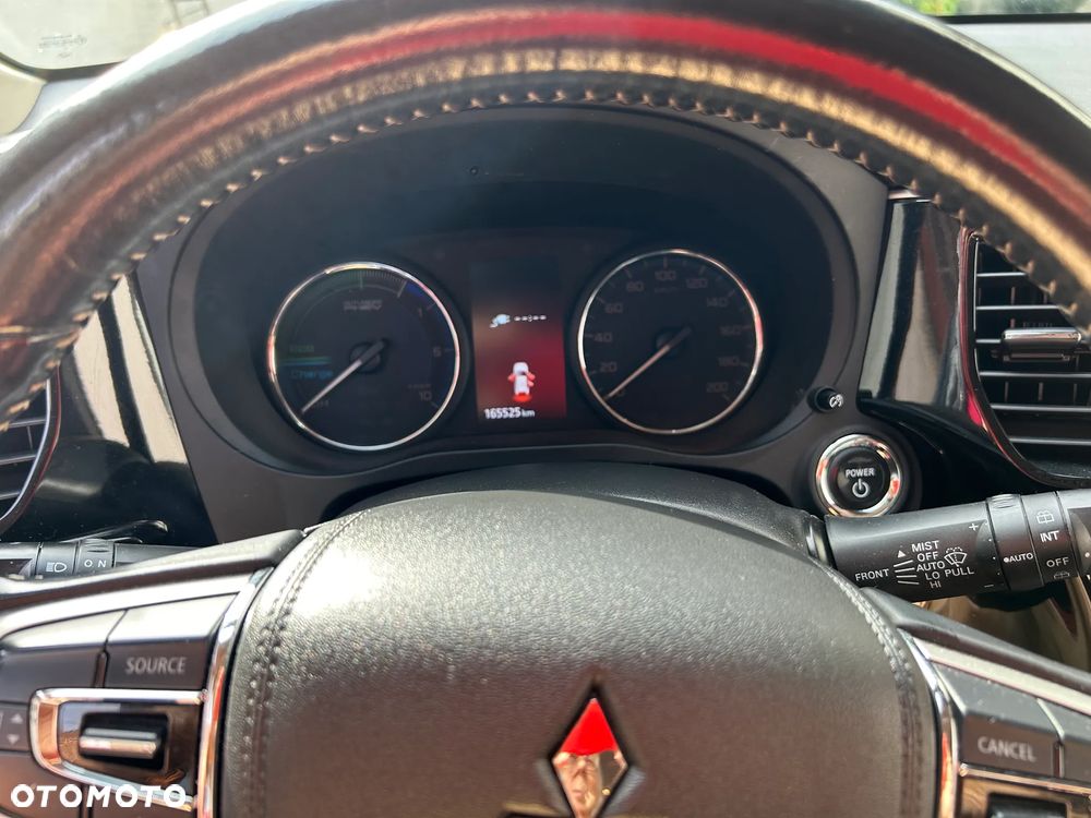 Mitsubishi Outlander 2.4 4WD Plug-In Hybrid - 3