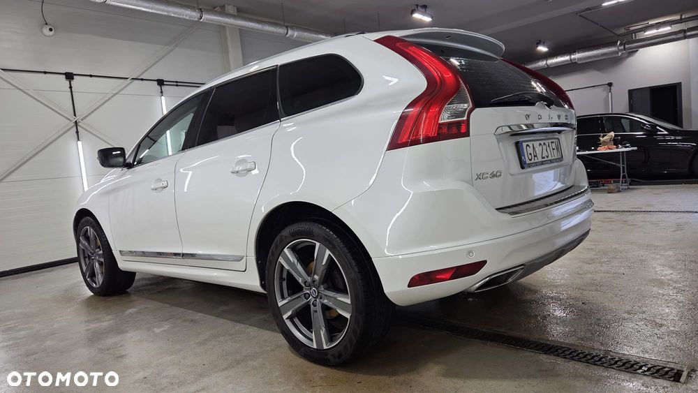 Volvo XC 60 D5 AWD Summum - 17