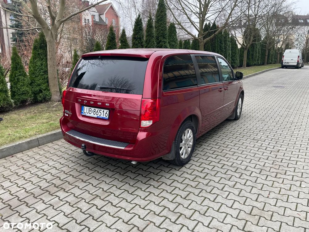 Dodge Caravan - 5