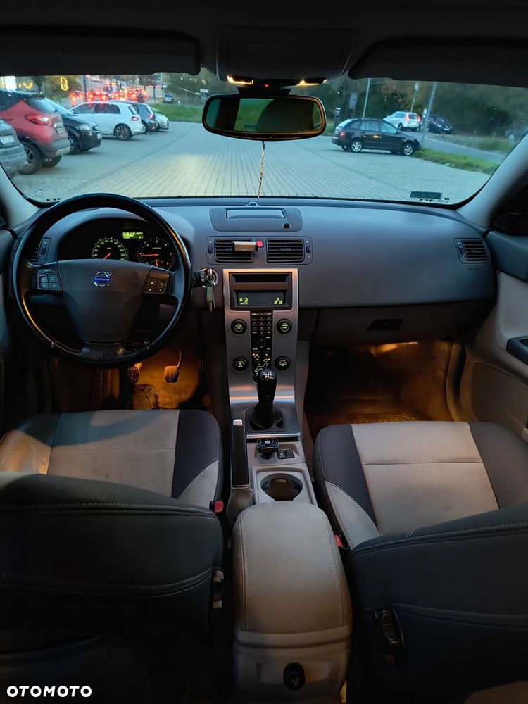 Volvo V50 2.0D Momentum - 8