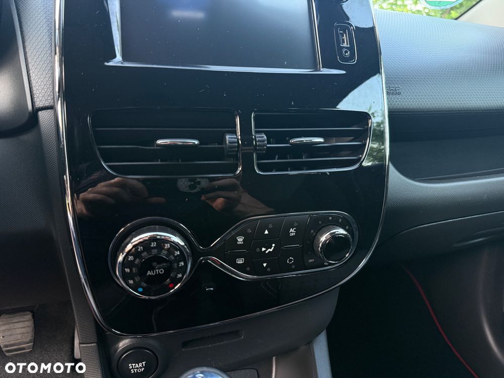 Renault Clio - 25
