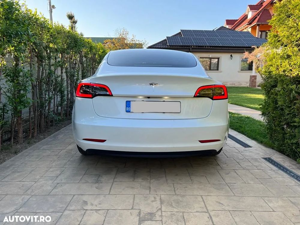 Tesla Model 3 Long Range - 7