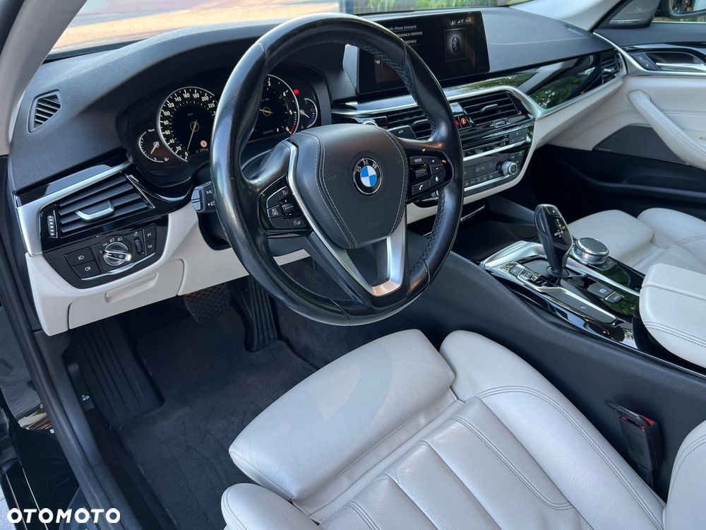 BMW Seria 5 520d xDrive Luxury Line sport - 15