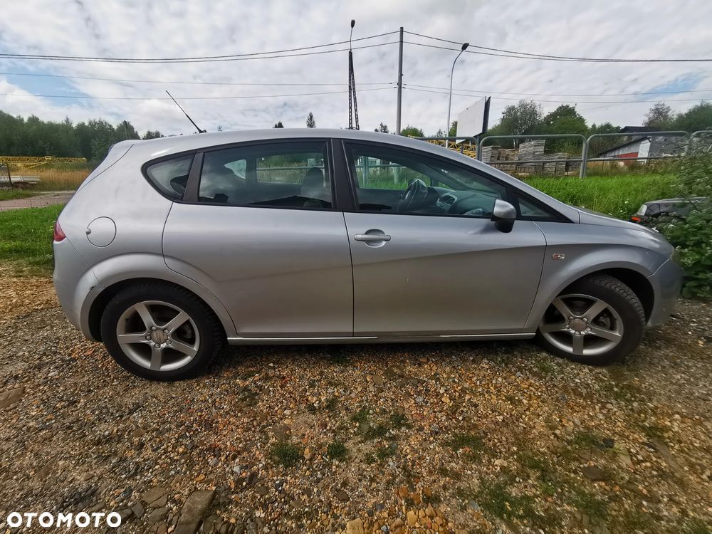 Błotnik prawy Seat Leon II 5d HB