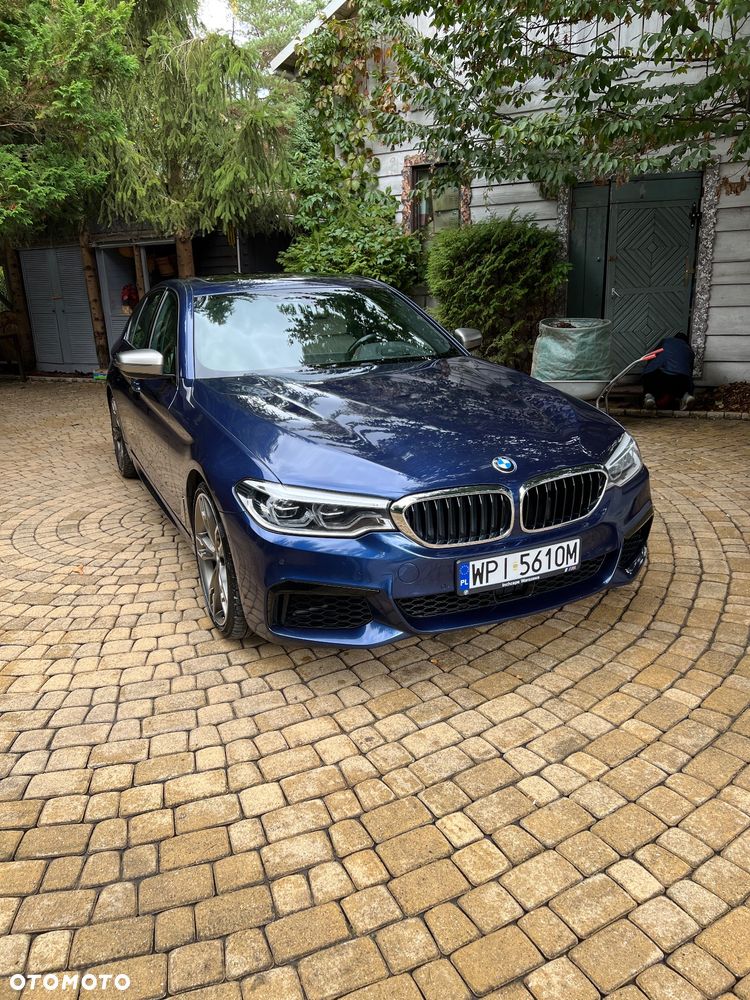 BMW Seria 5 M550i xDrive sport - 13