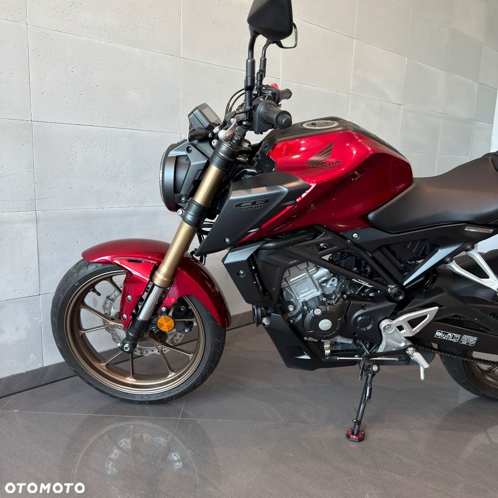 Honda CB - 12