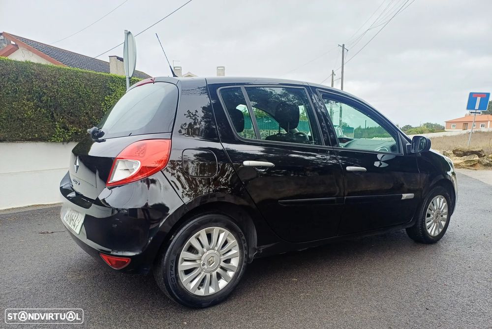 Renault Clio 1.5 dCi Dynamique S - 4