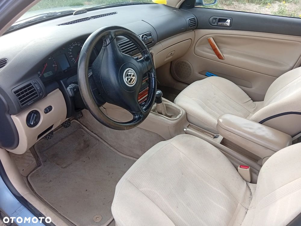 Volkswagen Passat 1.9 TDI CL - 8
