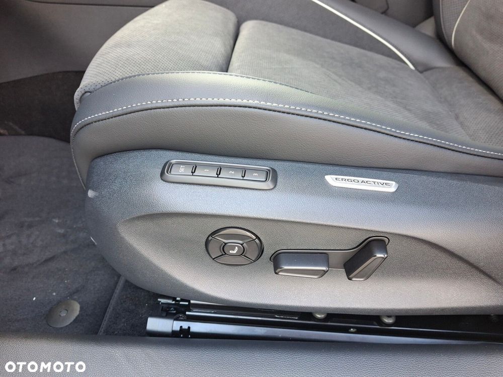 Volkswagen Passat Variant 1.5 TSI EVO Elegance DSG - 10