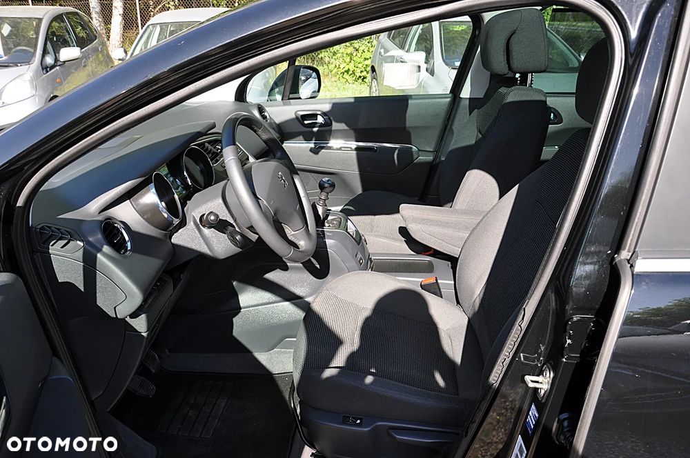 Peugeot 5008 2.0 HDi Family - 17