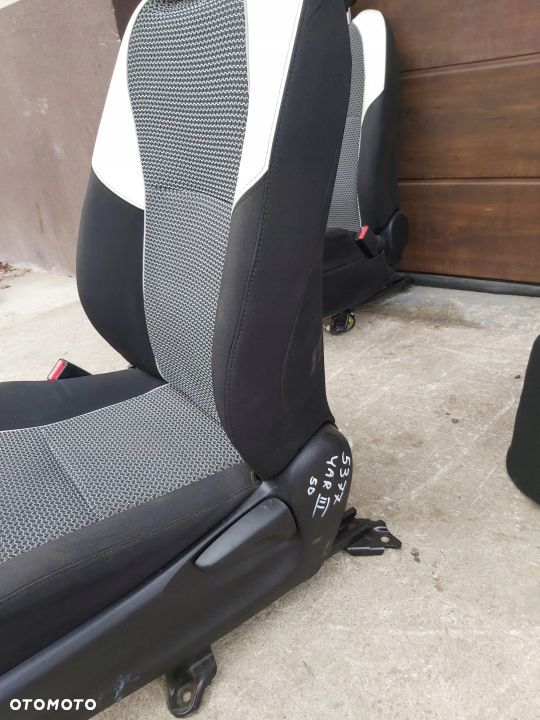 Toyota Yaris III fotel lewy prawy przód kanapa tył - 6