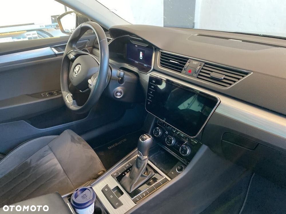 Skoda Superb 2.0 TDI SCR Style DSG - 8