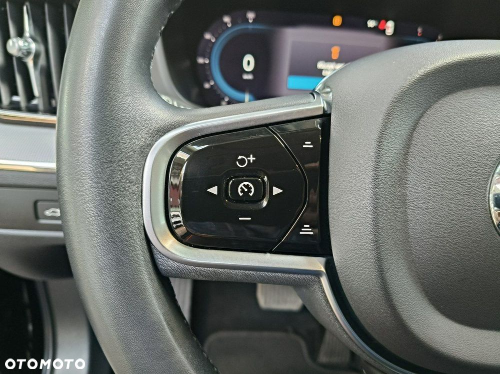 Volvo XC 60 B4 D Ultimate Dark - 27