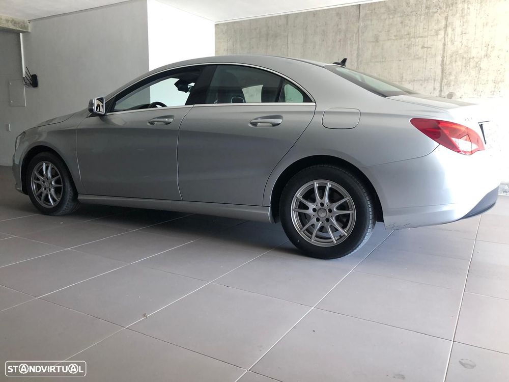 Mercedes-Benz CLA 200 CDI Urban - 13