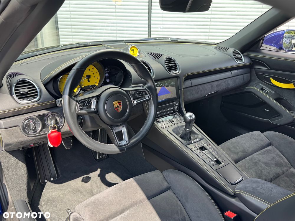 Porsche 718 Spyder - 15