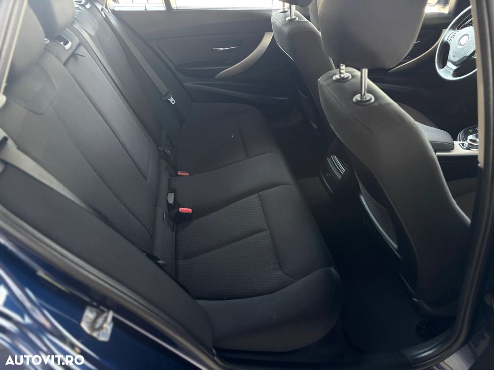 BMW Seria 3 316d Touring Aut. - 28
