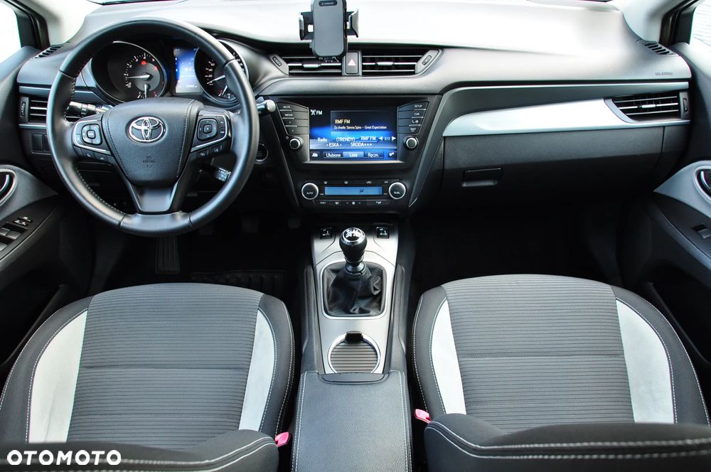 Toyota Avensis Touring Sports 1.8 Edition S+ - 18