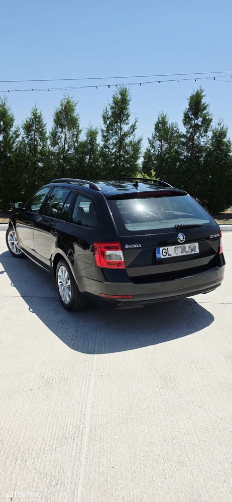 Skoda Octavia 2.0 TDI DSG Ambition - 4