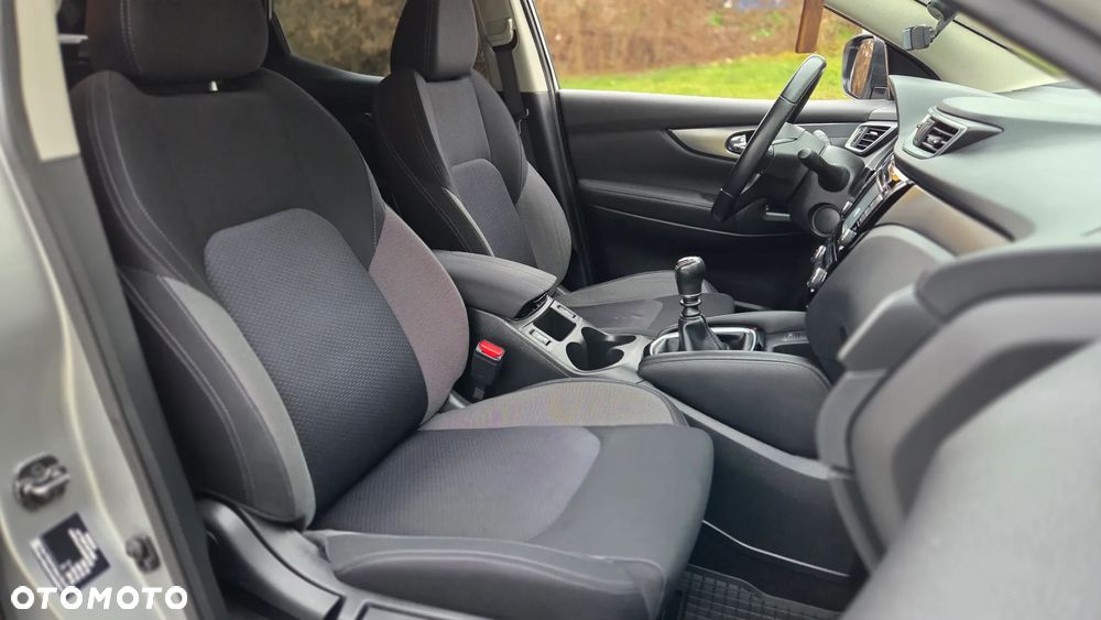 Nissan Qashqai 1.6 DIG-T N-Connecta - 12