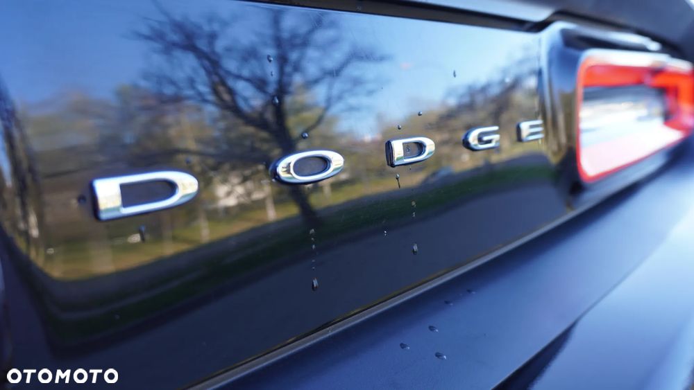 Dodge Challenger - 16
