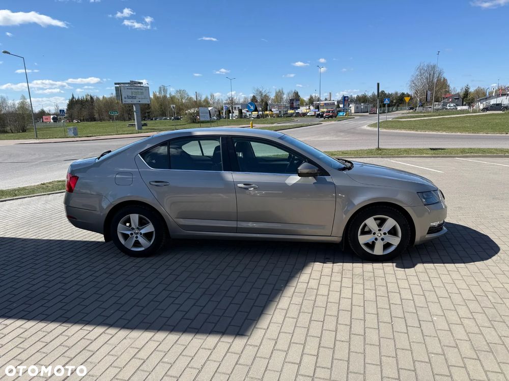 Skoda Octavia 2.0 TDI SCR Ambition DSG - 3