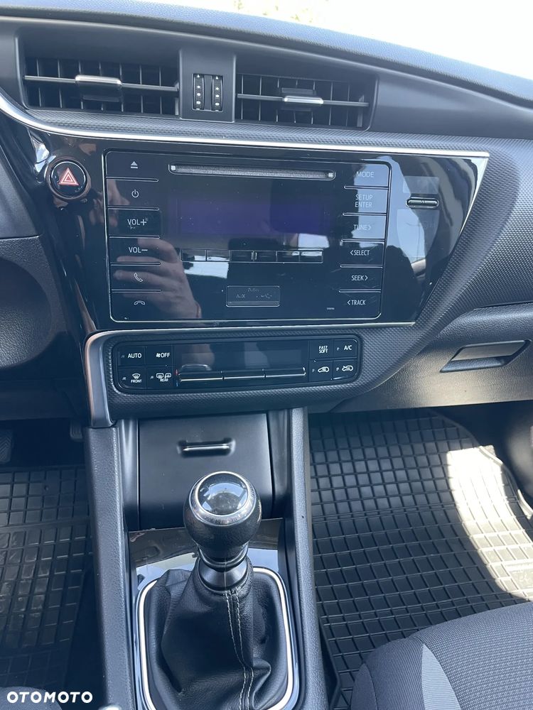 Toyota Auris 1.4 D-4D Comfort - 14
