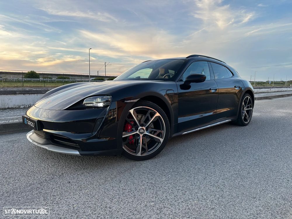Porsche Taycan Cross Turismo 4S - 6