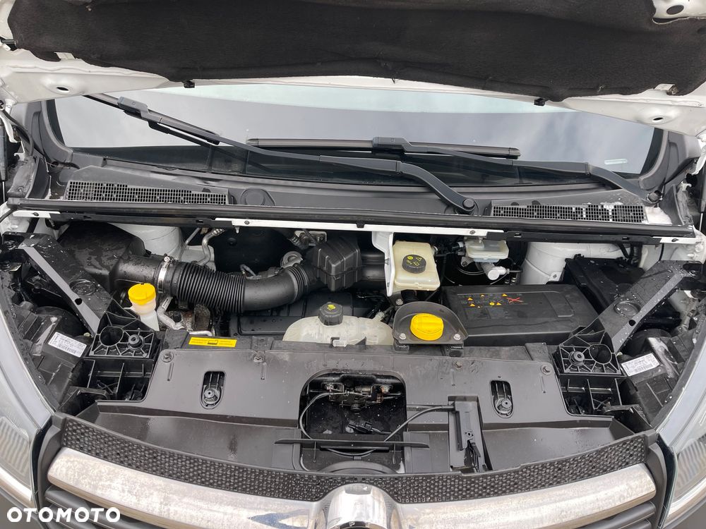 Opel Vivaro - 8