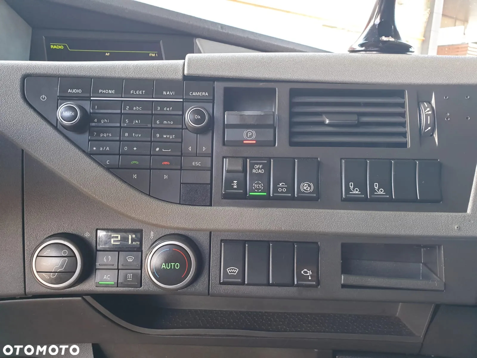Volvo FH 16 750 6x4 GLOBETROTTER DO DRZEWA - 29