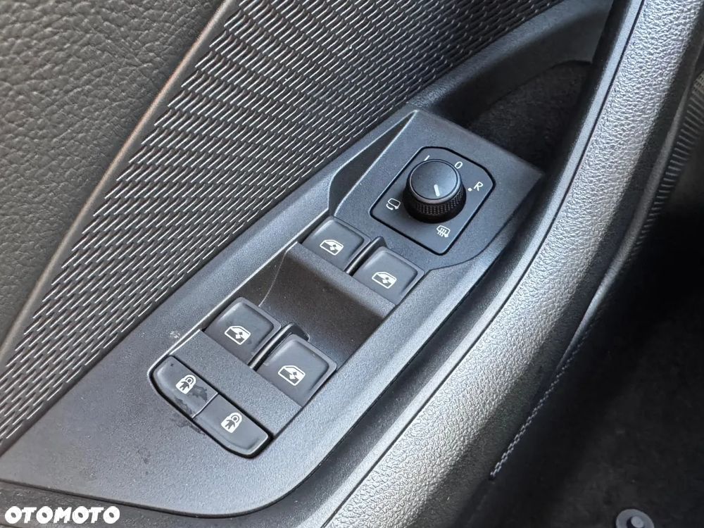 Skoda Octavia 1.5 TSI mHEV Sportline DSG - 25