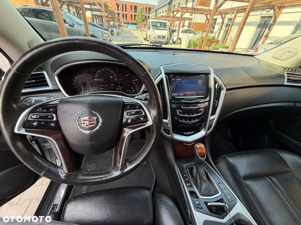 Cadillac SRX - 24