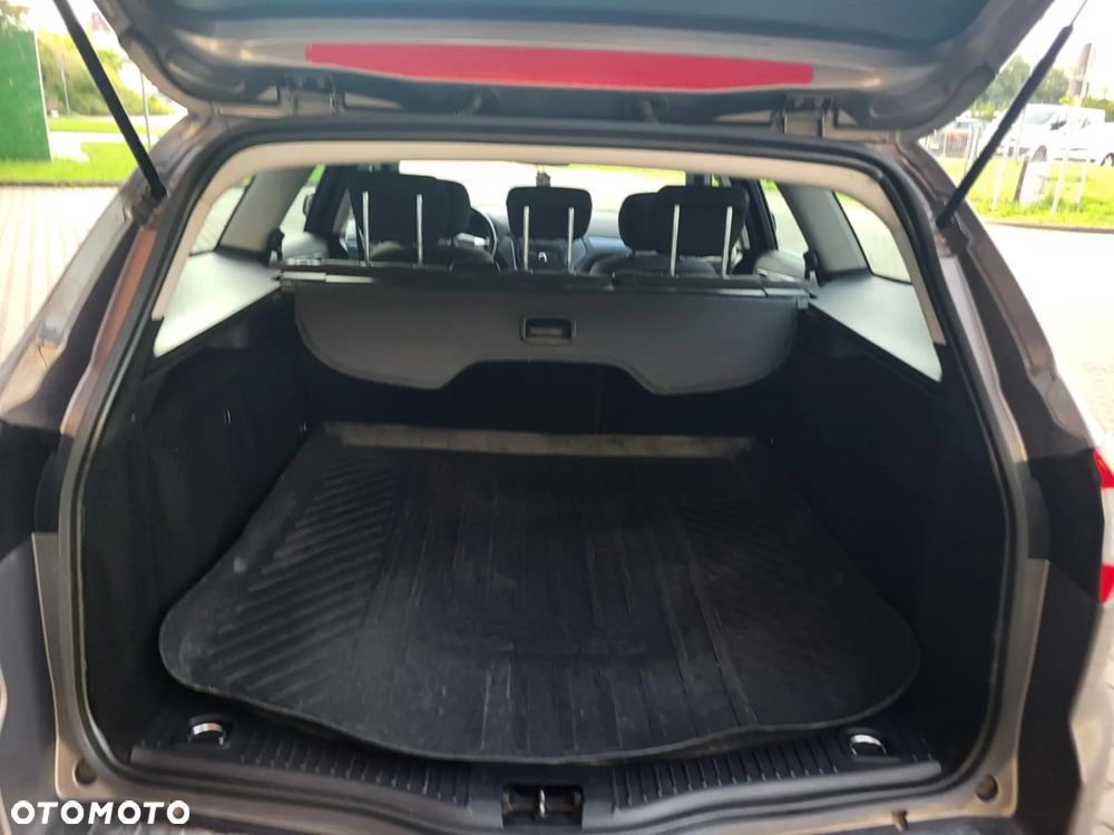Ford Mondeo 2.0 FF Titanium - 12