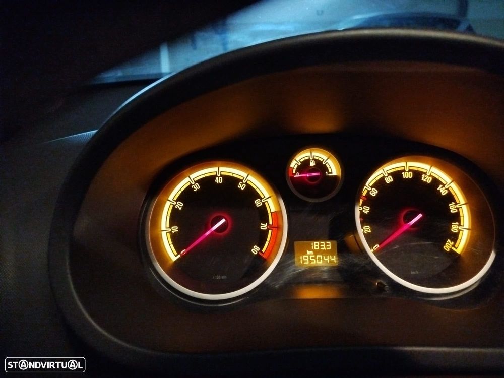 Opel Corsa 1.2 Go! FlexFuel - 9